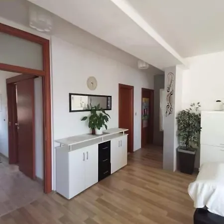 Penthouse Ivan شقة *