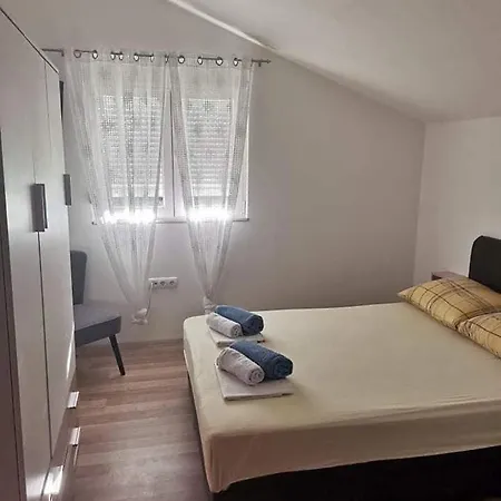 Penthouse Ivan شقة تروغير